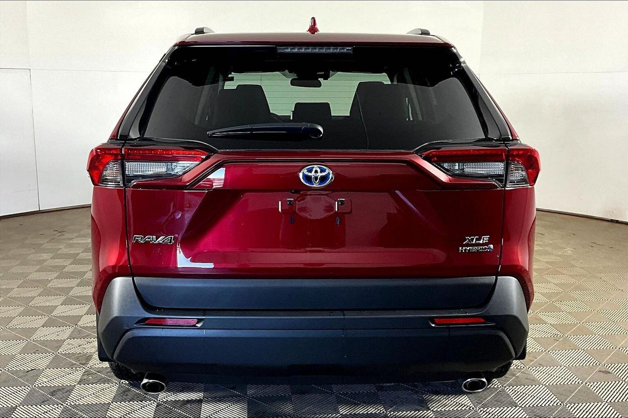 2024 Toyota RAV4 Hybrid XLE AWD Photo3