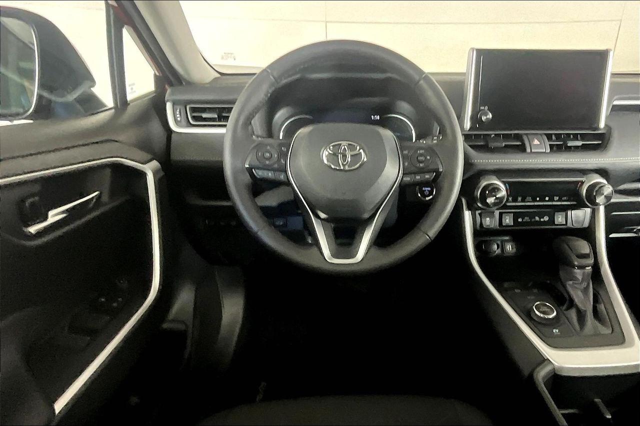 2024 Toyota RAV4 Hybrid XLE AWD Photo