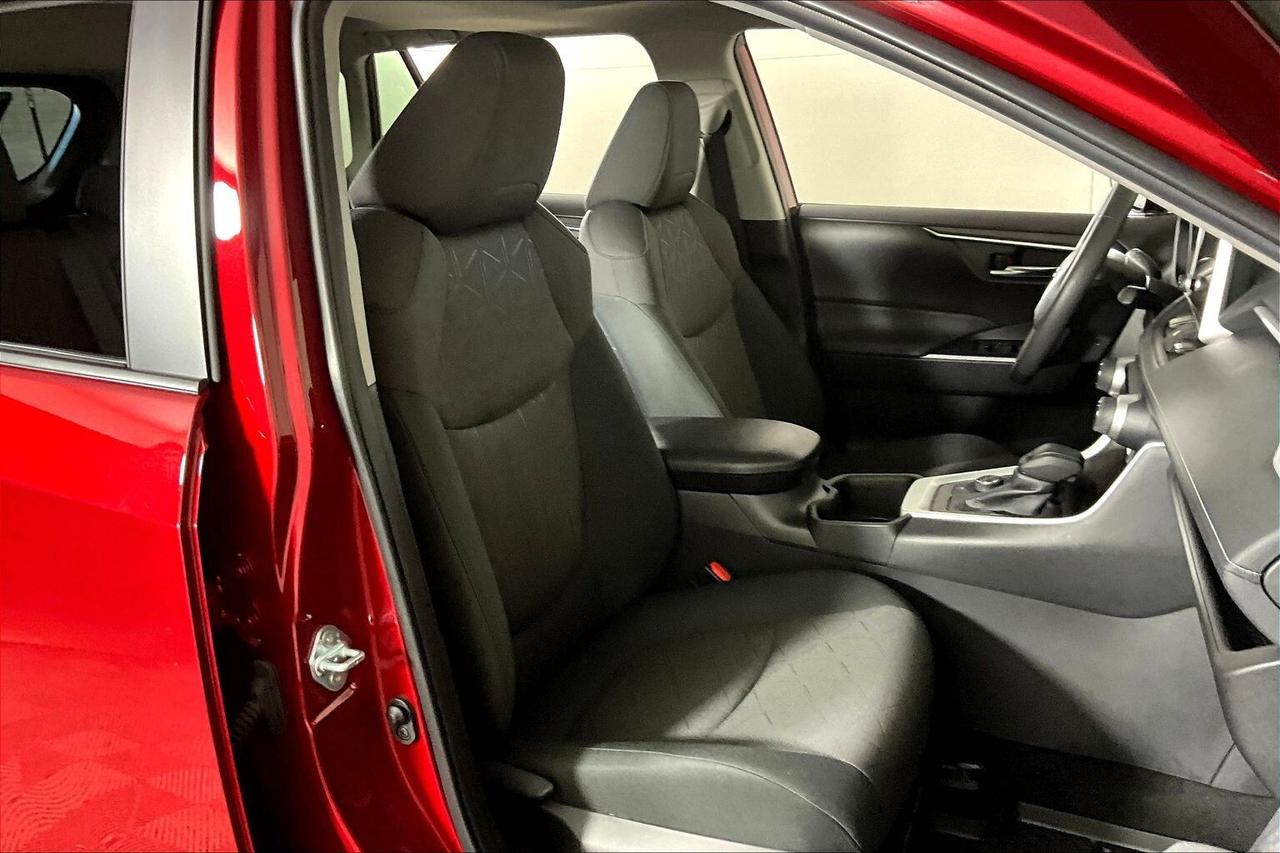 2024 Toyota RAV4 Hybrid XLE AWD Photo