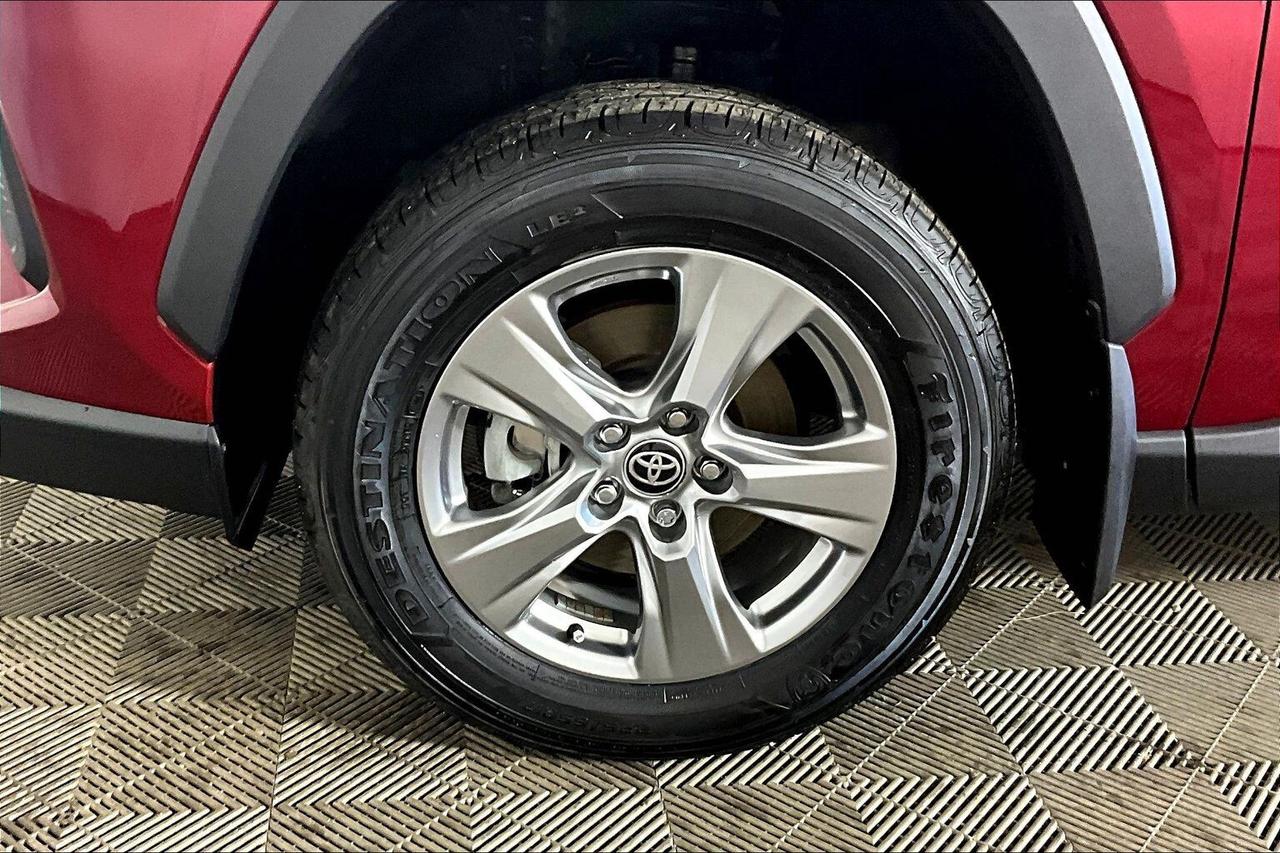2024 Toyota RAV4 Hybrid XLE AWD Photo