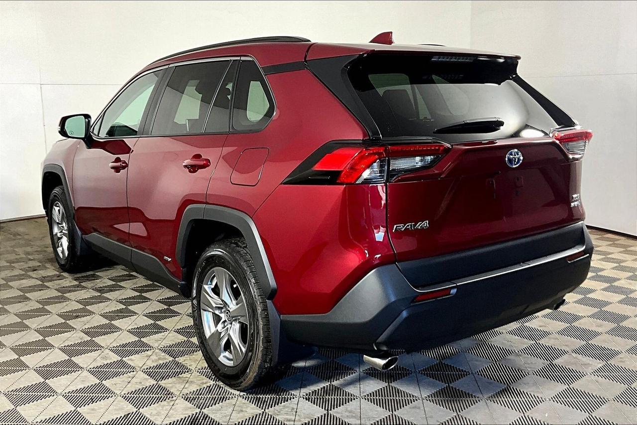 2024 Toyota RAV4 Hybrid XLE AWD Photo