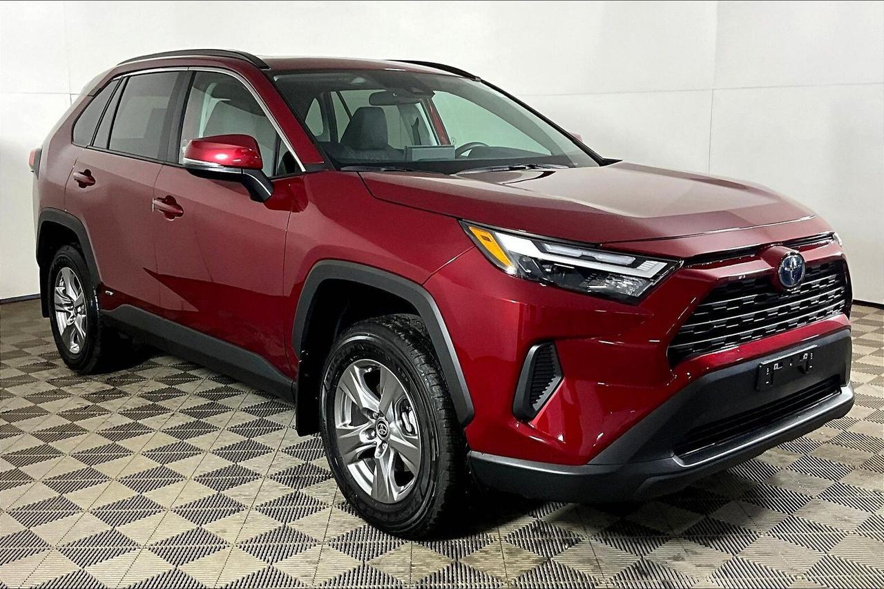 2024 Toyota RAV4 Hybrid XLE AWD Photo