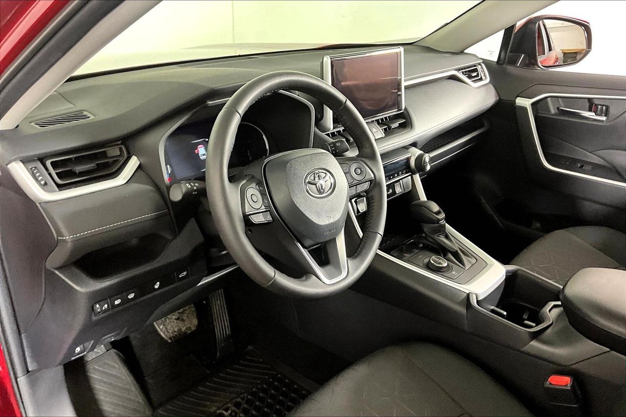 2024 Toyota RAV4 Hybrid XLE AWD Photo