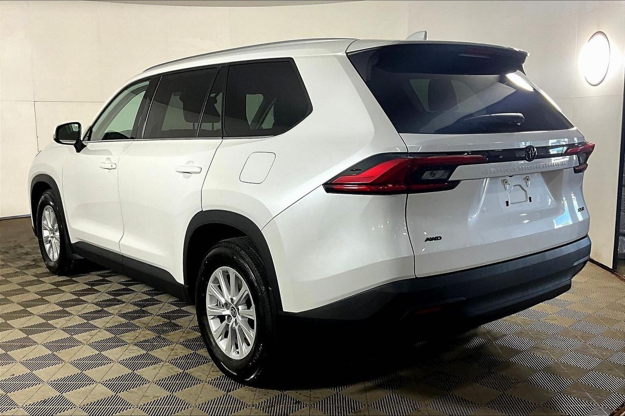 2024 Toyota Grand Highlander XLE AWD Photo