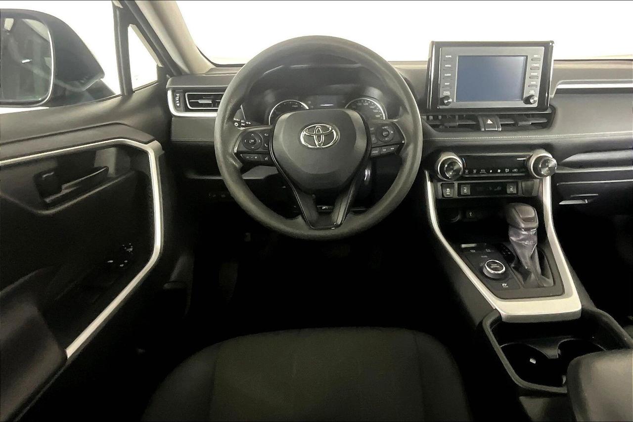 2020 Toyota RAV4 Hybrid LE AWD Photo4
