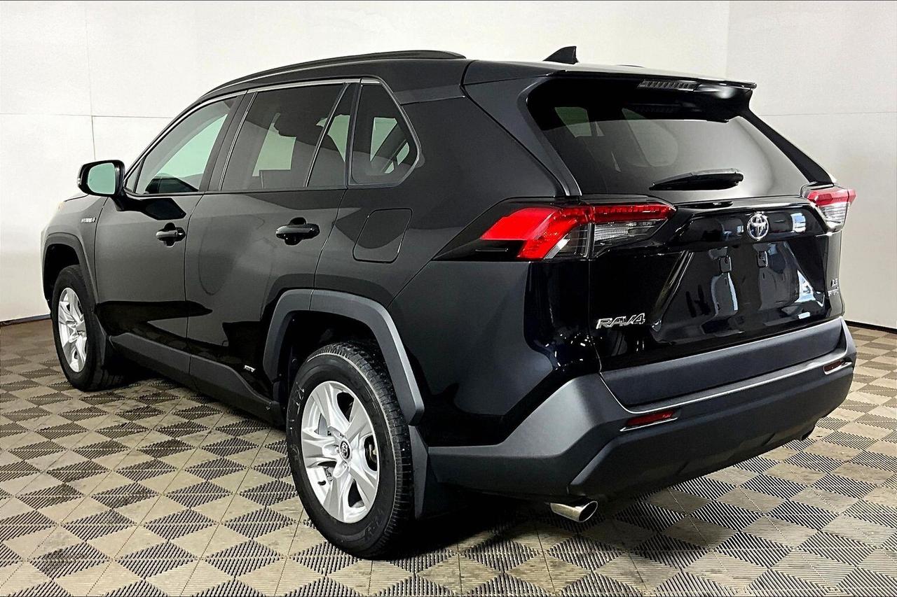 2020 Toyota RAV4 Hybrid LE AWD Photo