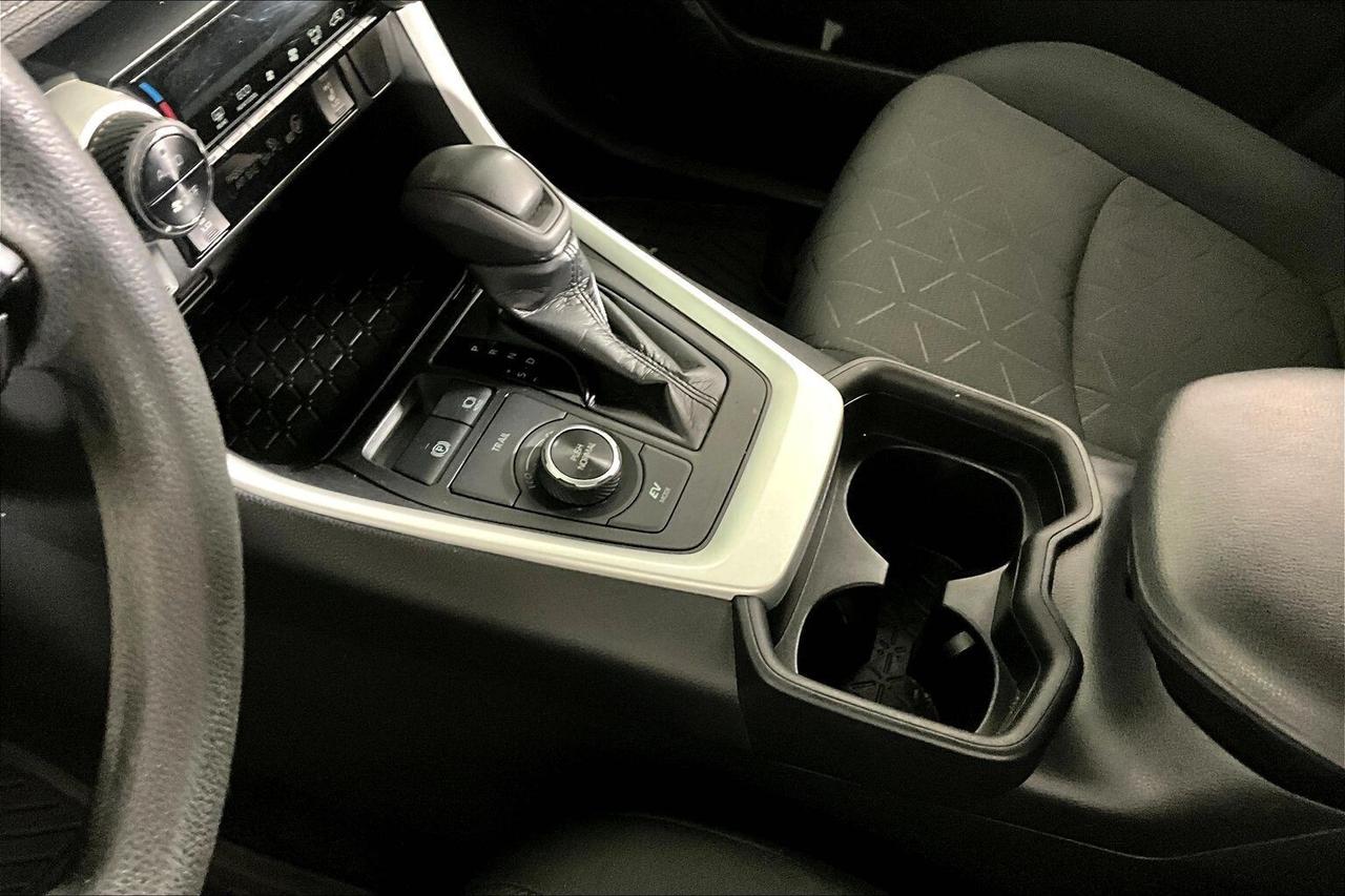 2020 Toyota RAV4 Hybrid LE AWD Photo