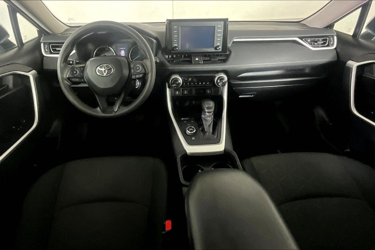 2020 Toyota RAV4 Hybrid LE AWD Photo