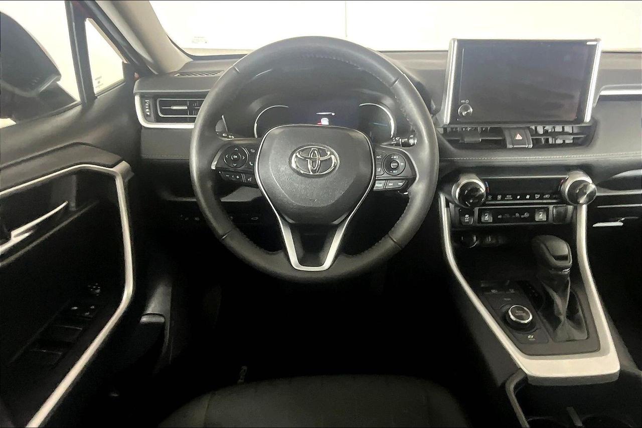 2023 Toyota RAV4 Hybrid XLE AWD Photo4