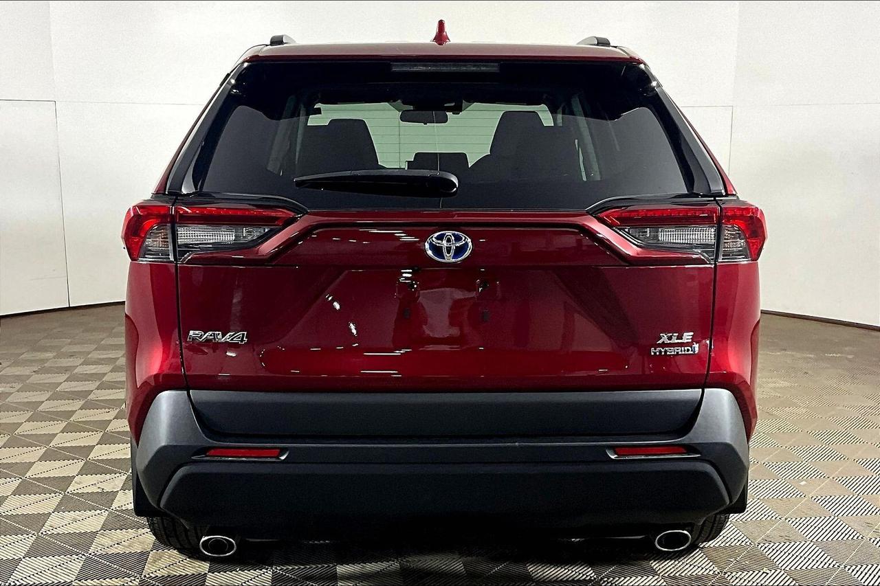 2023 Toyota RAV4 Hybrid XLE AWD Photo