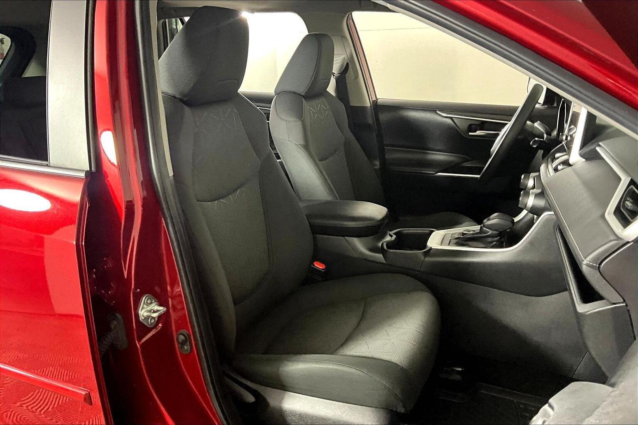 2023 Toyota RAV4 Hybrid XLE AWD Photo