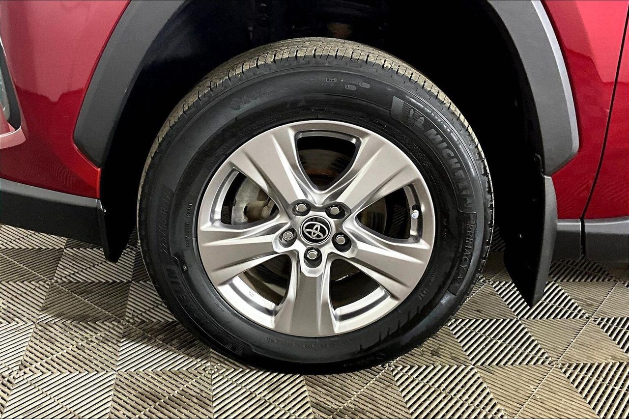2023 Toyota RAV4 Hybrid XLE AWD Photo