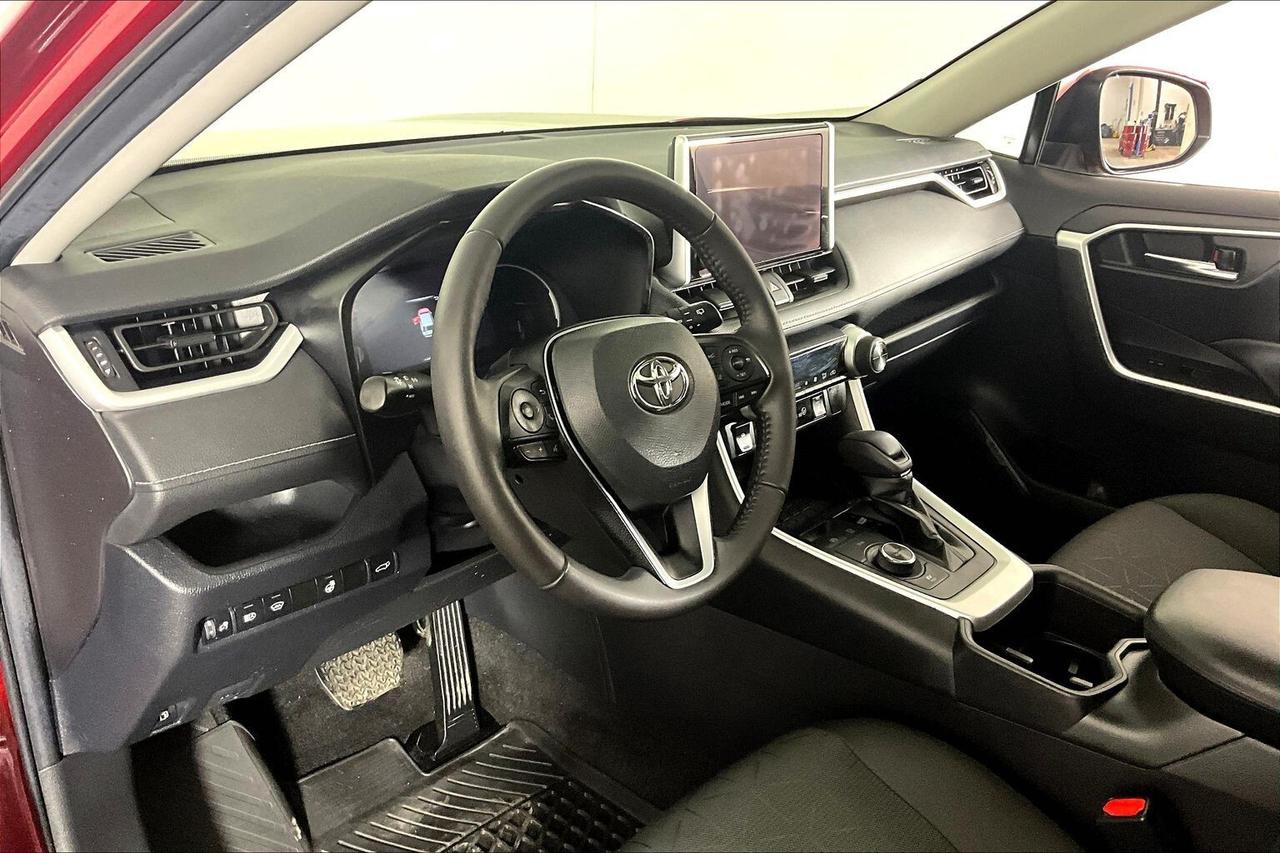 2023 Toyota RAV4 Hybrid XLE AWD Photo