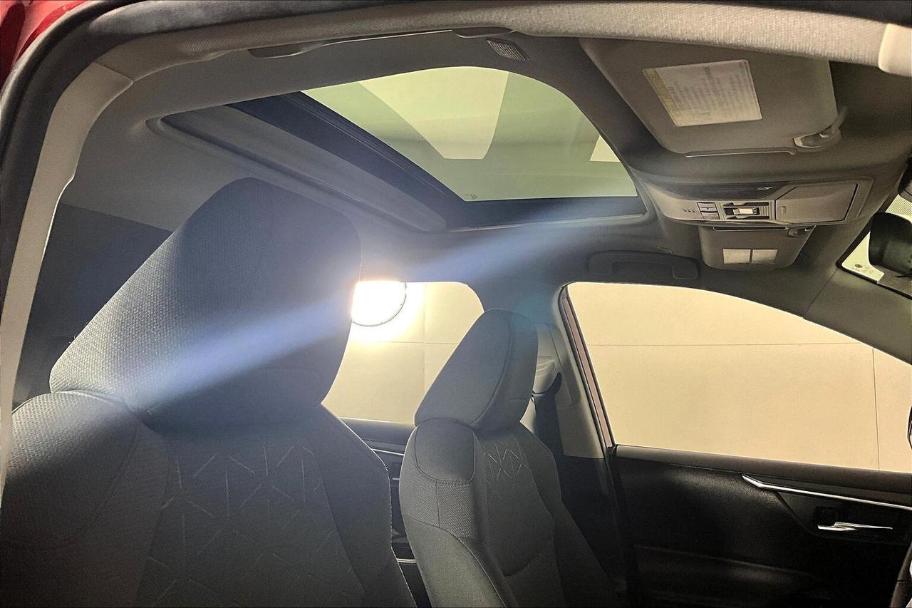 2023 Toyota RAV4 Hybrid XLE AWD Photo