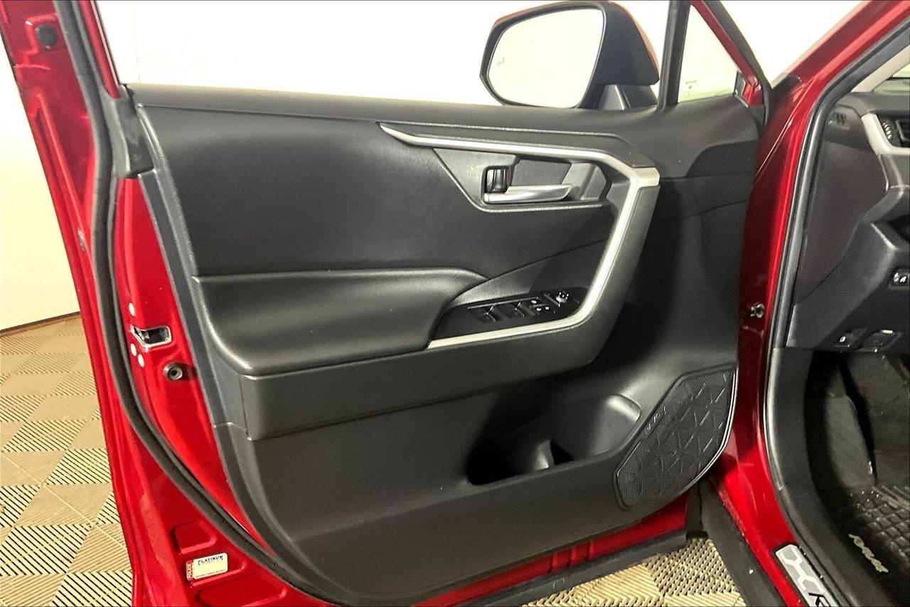 2023 Toyota RAV4 Hybrid XLE AWD Photo