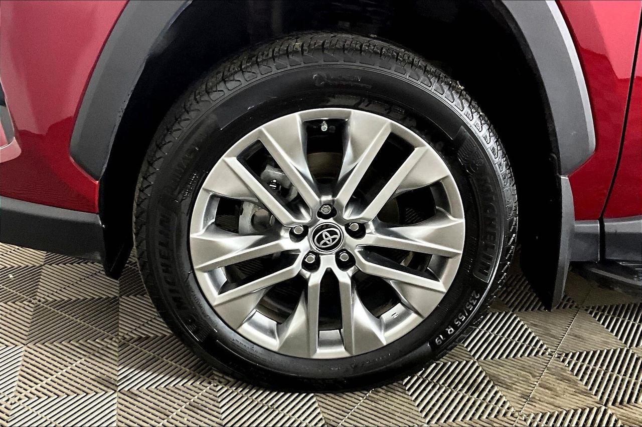 2023 Toyota RAV4 LIMITED AWD Photo