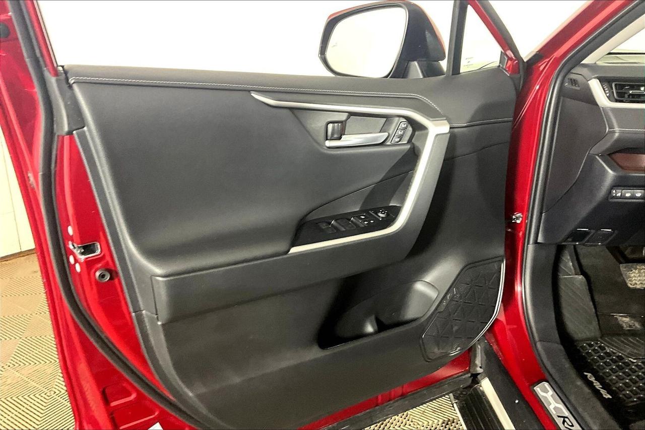 2023 Toyota RAV4 LIMITED AWD Photo