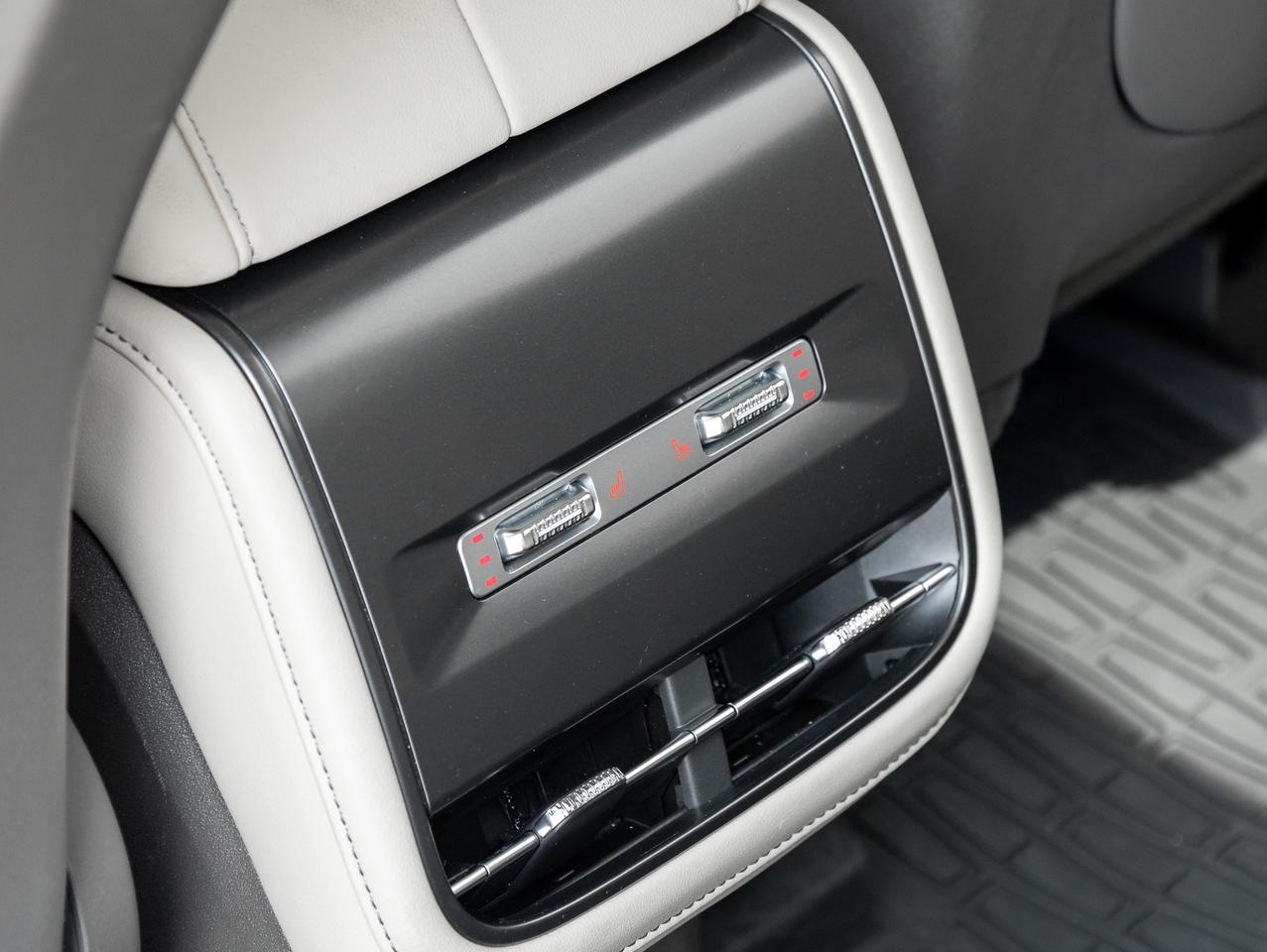 2024 Lincoln Nautilus AWD   Panoramic Roof   Revel   Heated & Vent Seats Photo