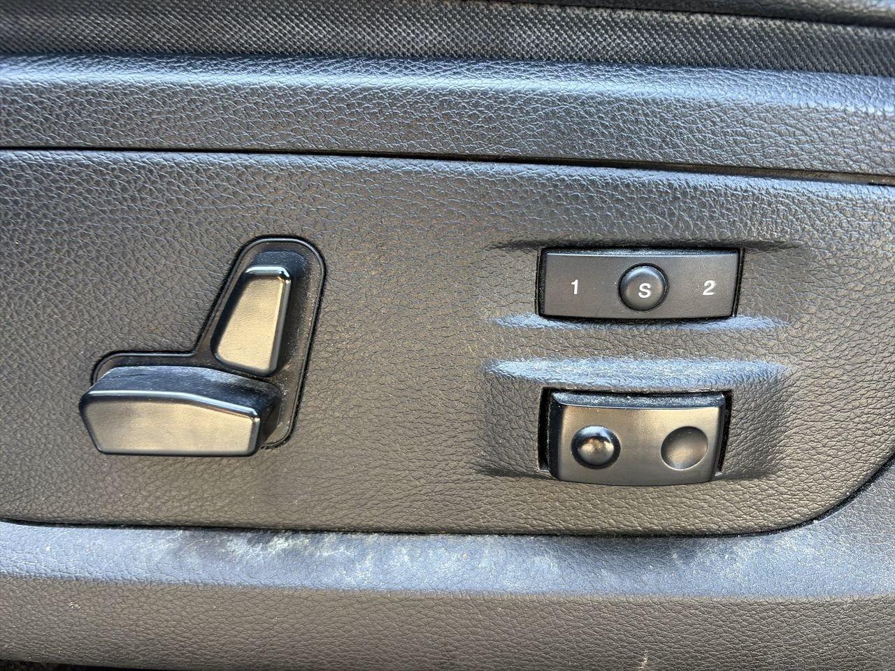 2016 RAM 1500 Laramie V8 HEMI (140.5 WB - 5.7 Box) SOLD AS/IS Photo