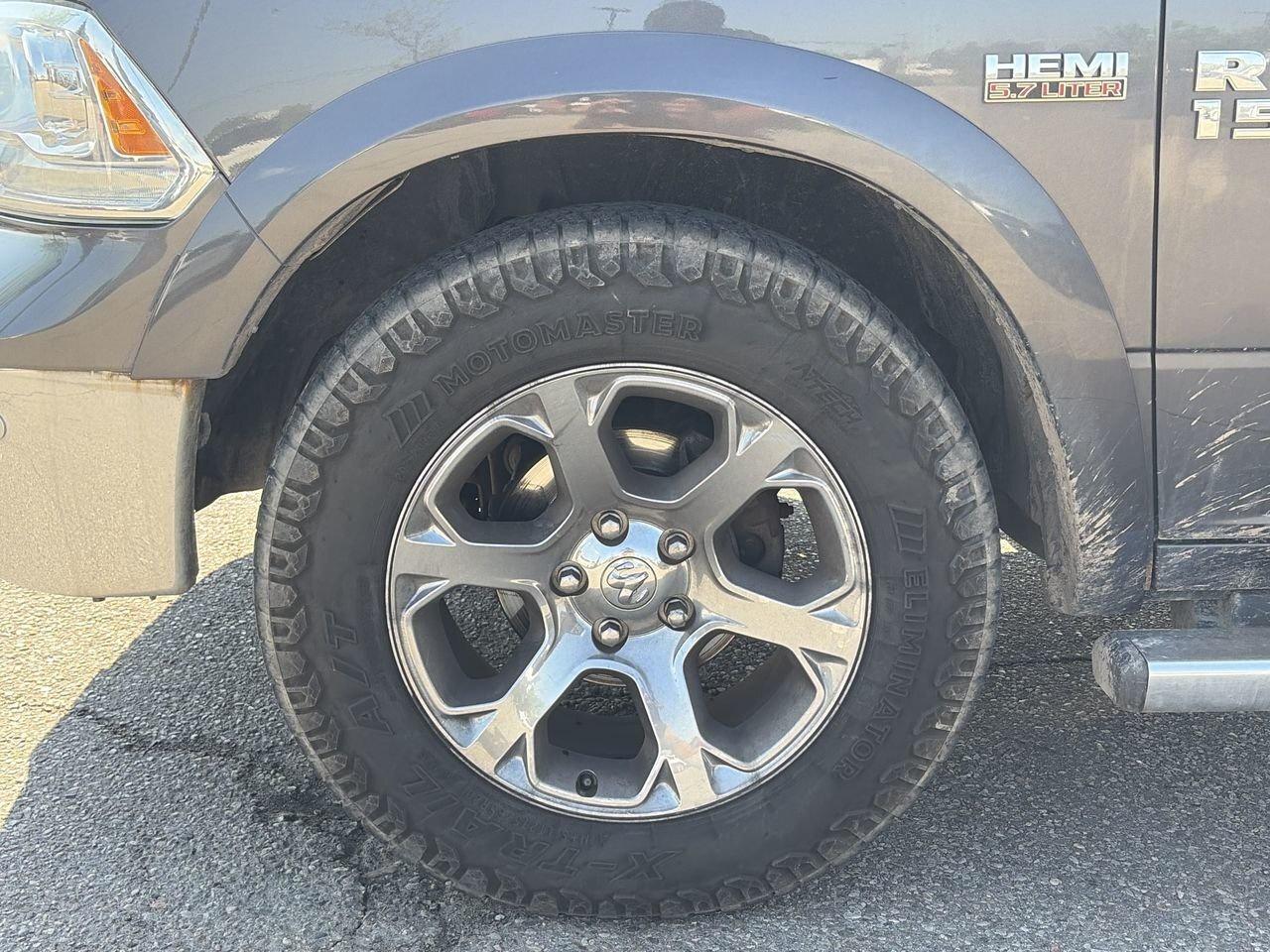 2016 RAM 1500 Laramie V8 HEMI (140.5 WB - 5.7 Box) SOLD AS/IS Photo