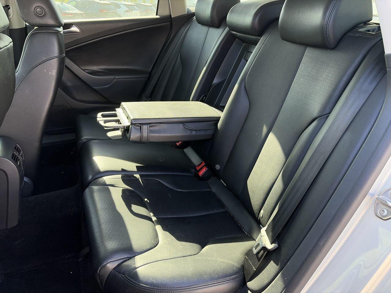 2010 Volkswagen Passat Wagon Comfortline 2.0T 6sp DSG Tip SOLD AS/IS   LEATHER Photo