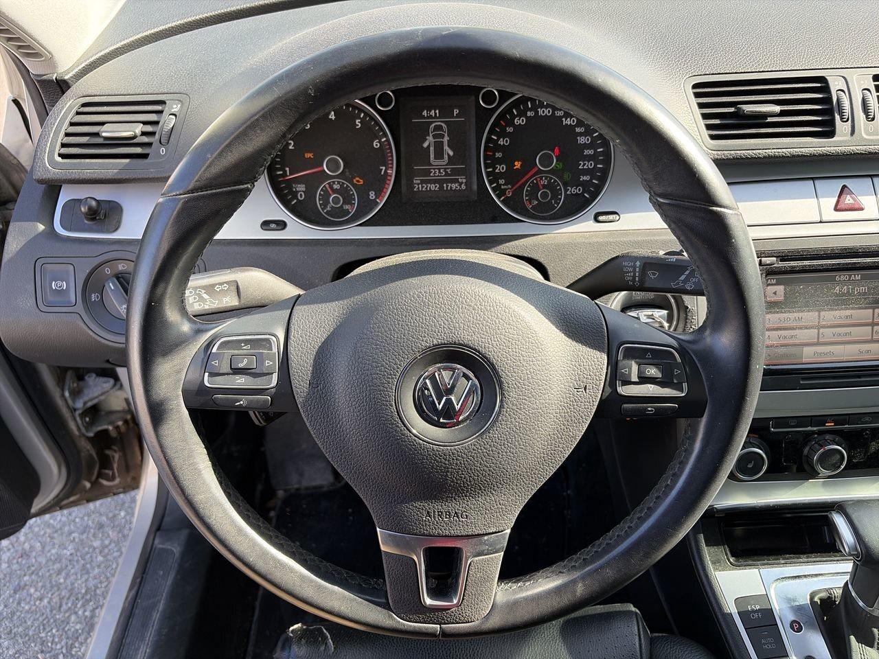 2010 Volkswagen Passat Wagon Comfortline 2.0T 6sp DSG Tip SOLD AS/IS   LEATHER Photo