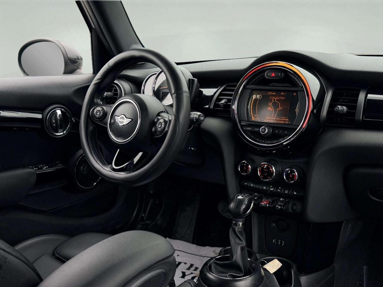 2017 MINI Cooper Hardtop 5DR Photo