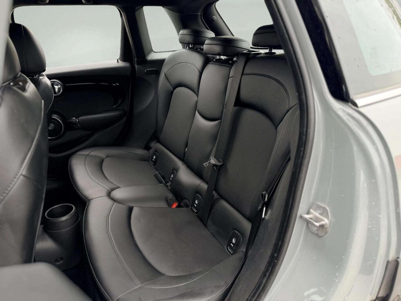 2017 MINI Cooper Hardtop 5DR Photo