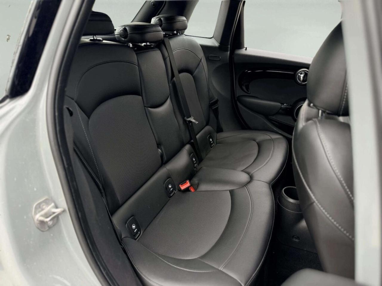 2017 MINI Cooper Hardtop 5DR Photo