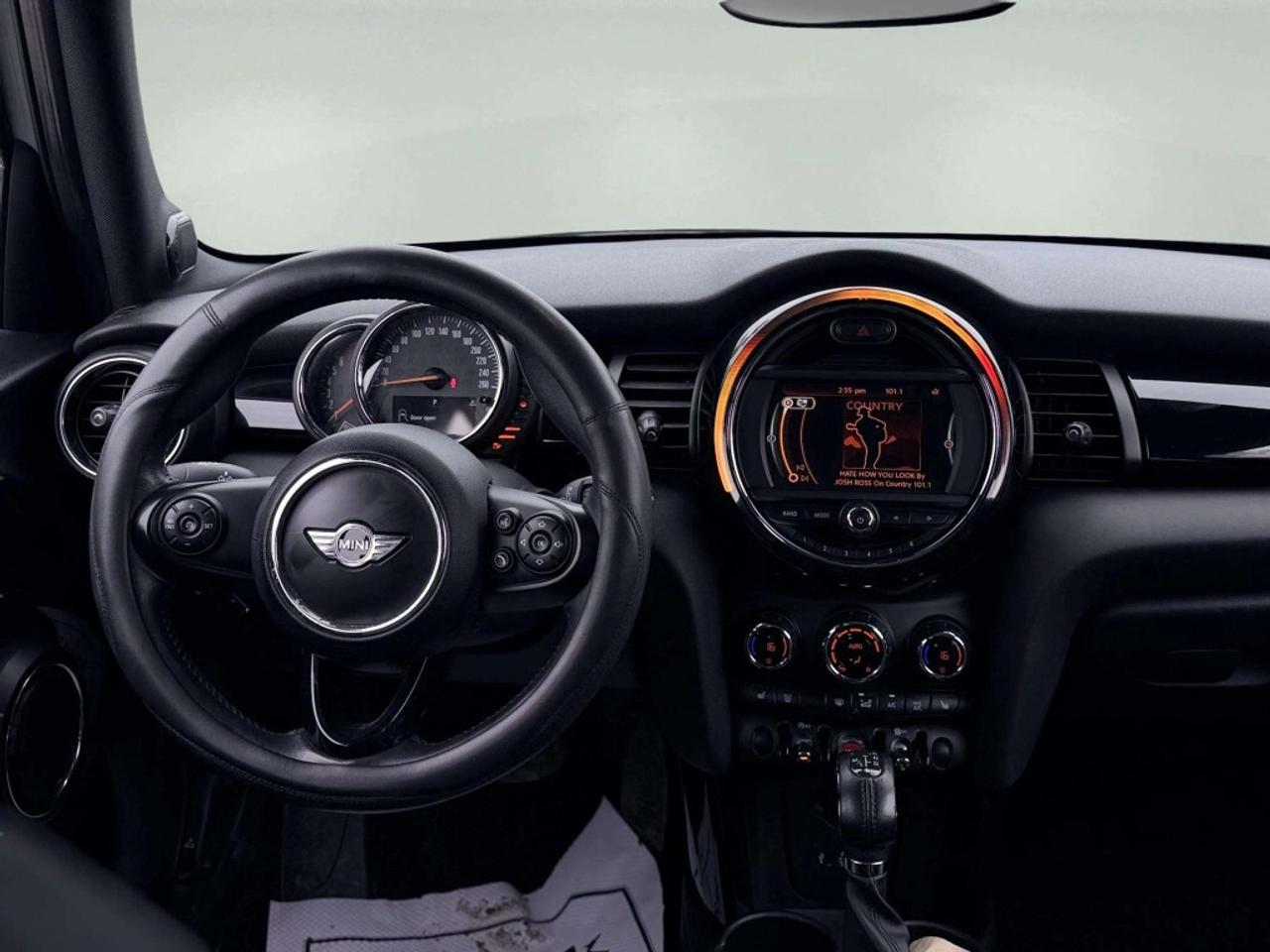 2017 MINI Cooper Hardtop 5DR Photo