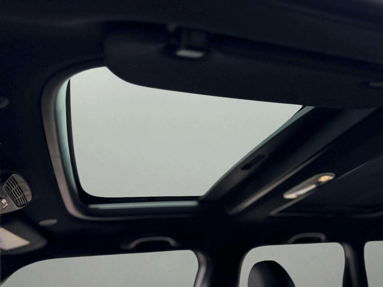 2017 MINI Cooper Hardtop 5DR Photo