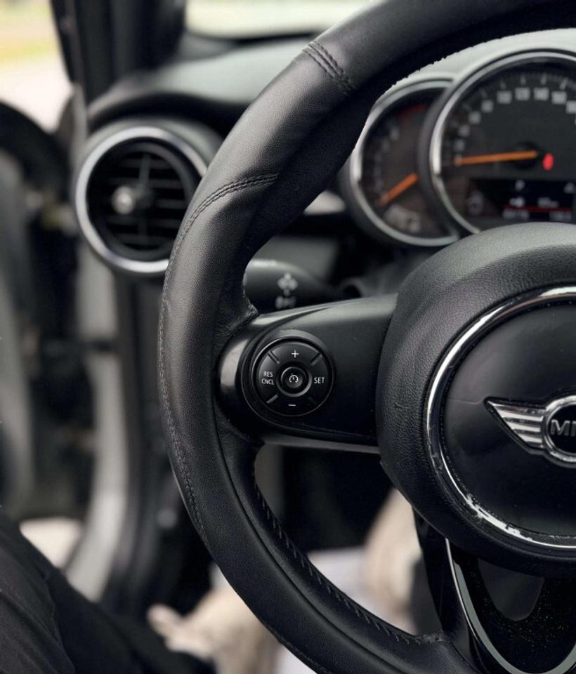 2017 MINI Cooper Hardtop 5DR Photo