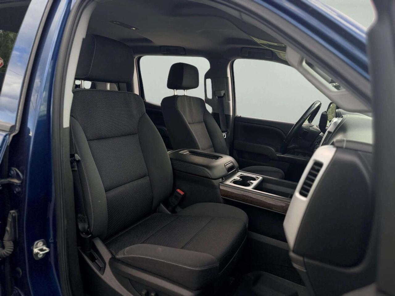 2017 GMC Sierra 1500 4WD Crew Cab 153.0 SLE Photo