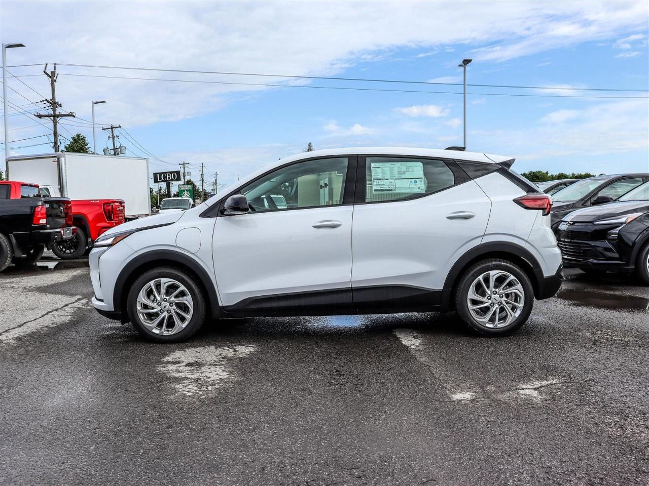 2027 Chevrolet Bolt FWD 4dr LT Photo