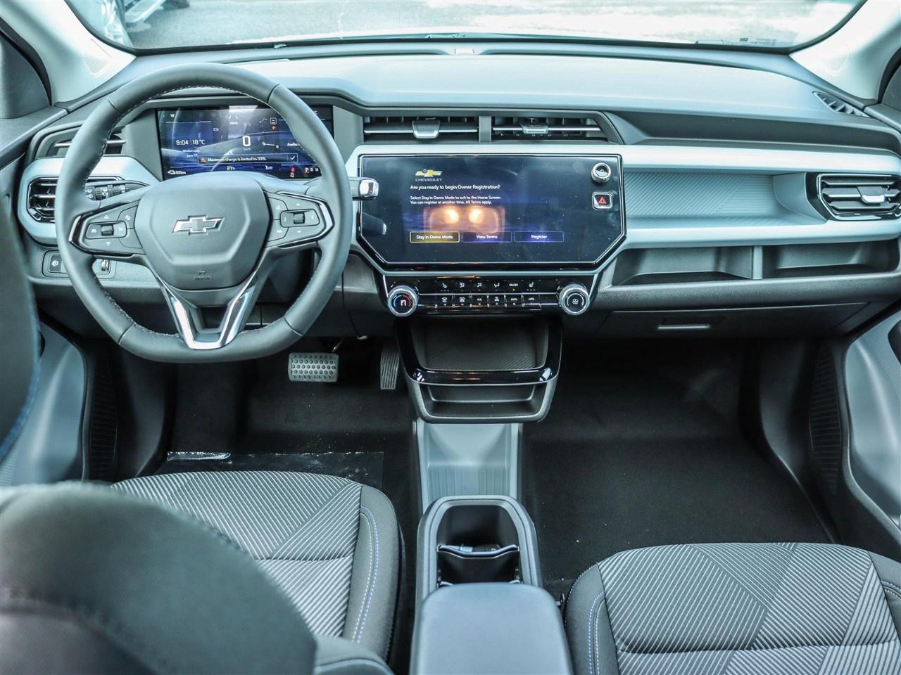 2027 Chevrolet Bolt FWD 4dr LT Photo