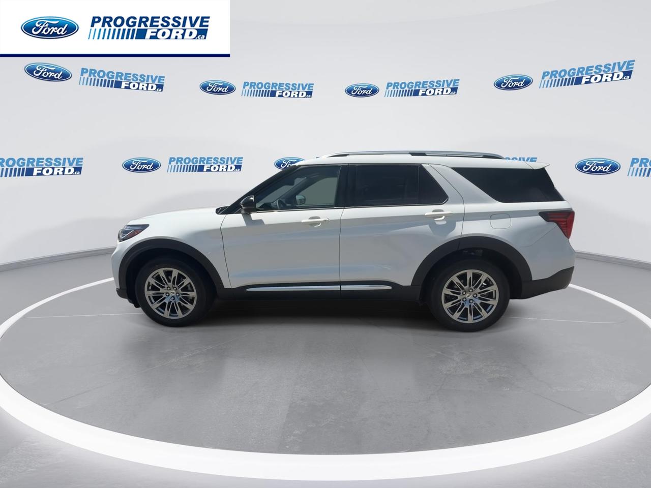 2026 Ford Explorer Platinum 4dr 4x4 Photo4