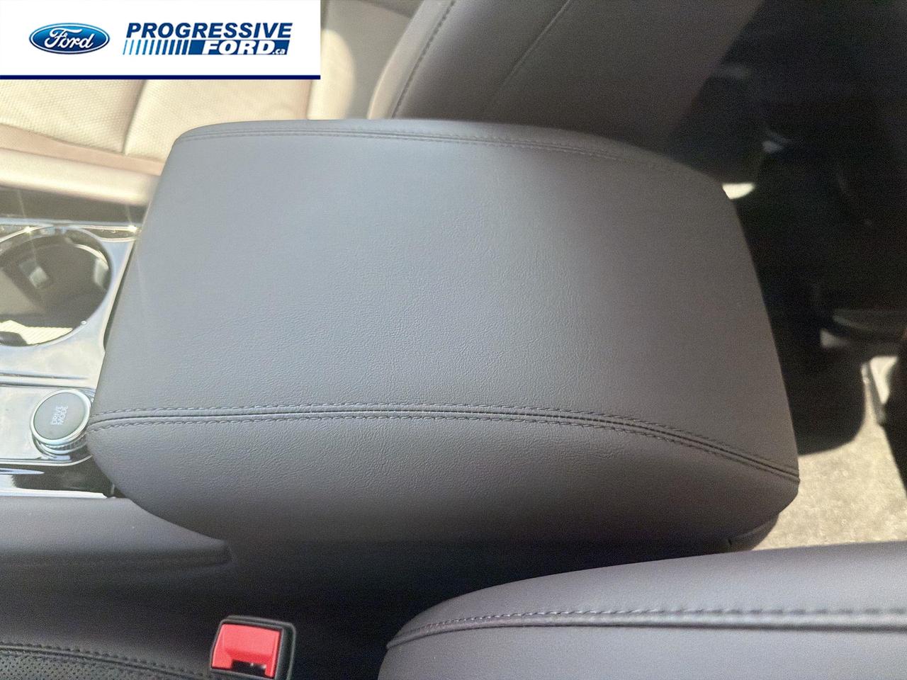 2026 Ford Explorer Platinum 4dr 4x4 Photo