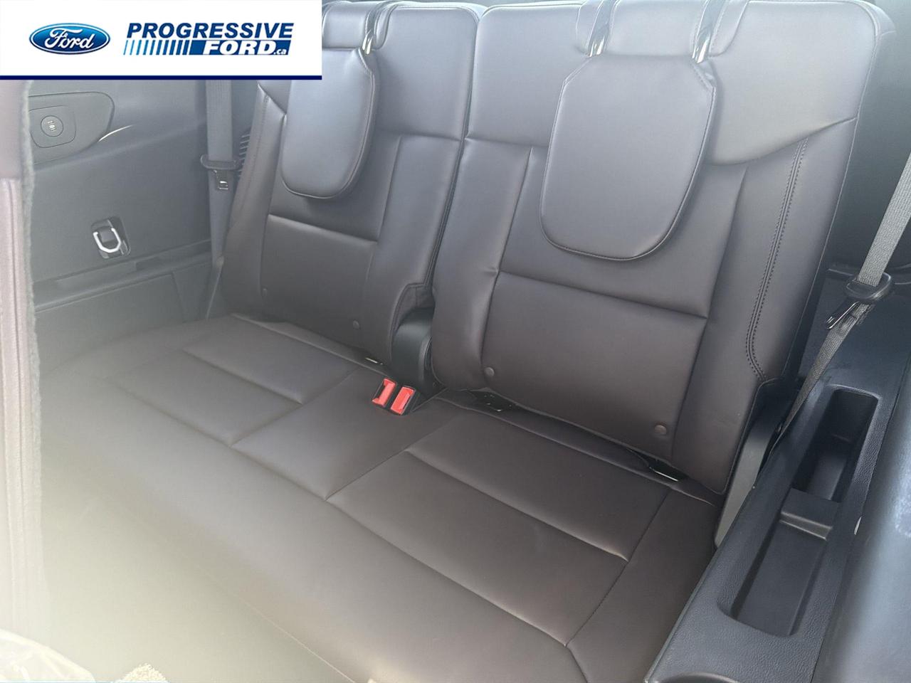 2026 Ford Explorer Platinum 4dr 4x4 Photo