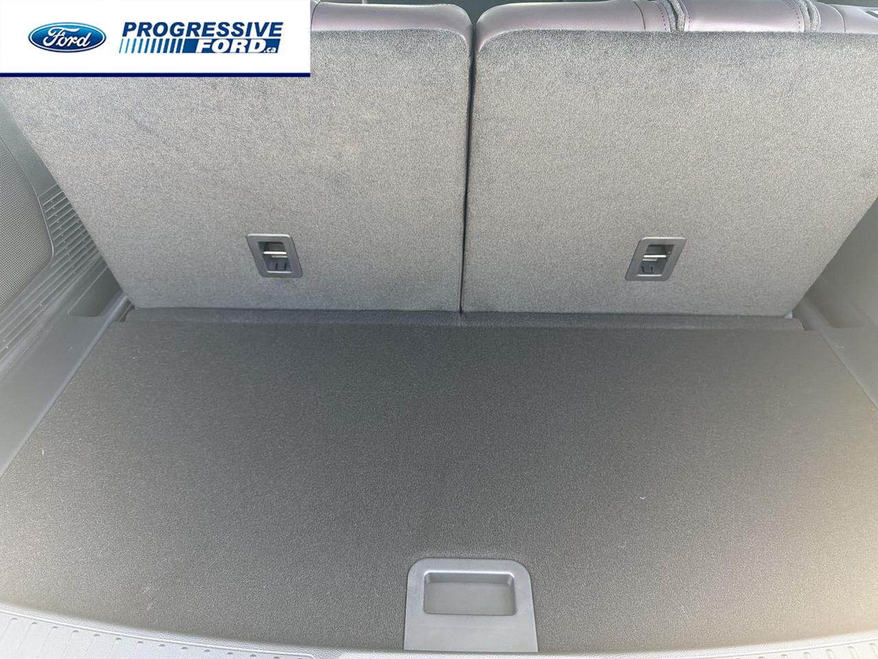 2026 Ford Explorer Platinum 4dr 4x4 Photo