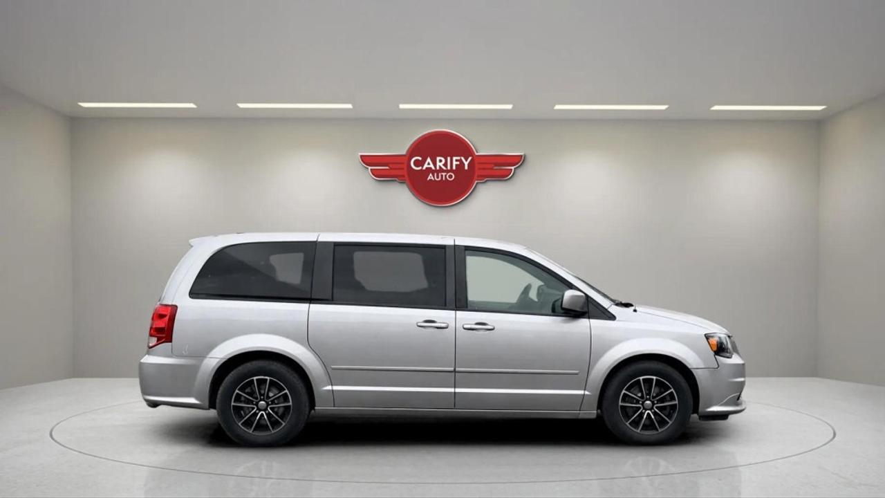 2017 Dodge Grand Caravan GT Photo3