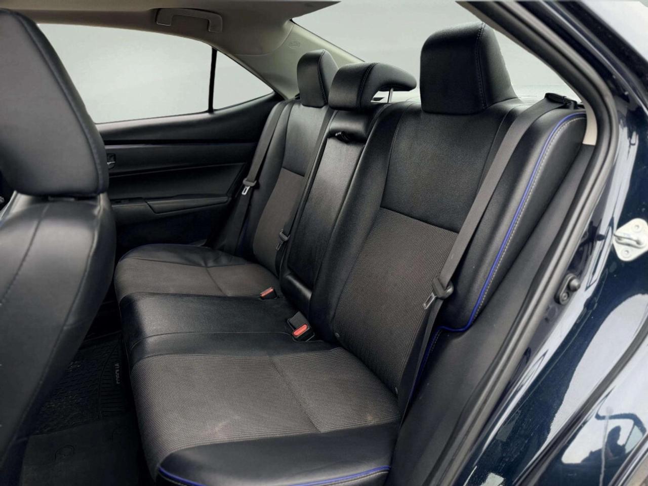 2018 Toyota Corolla SE 4dr Sedan CVT Photo