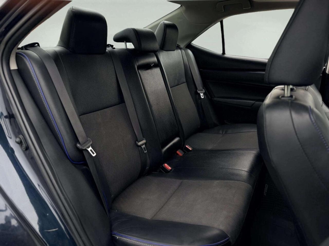 2018 Toyota Corolla SE 4dr Sedan CVT Photo