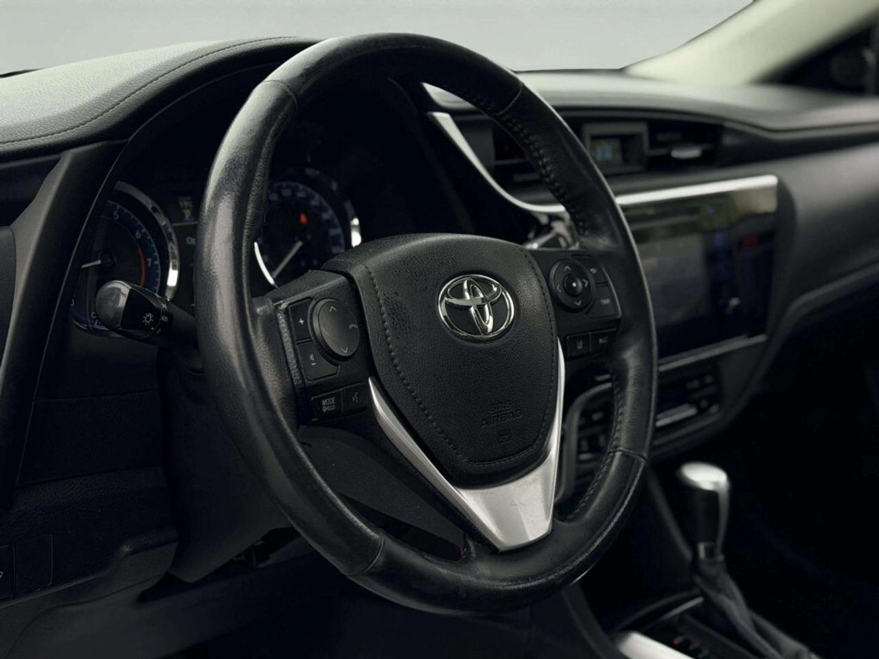 2018 Toyota Corolla SE 4dr Sedan CVT Photo