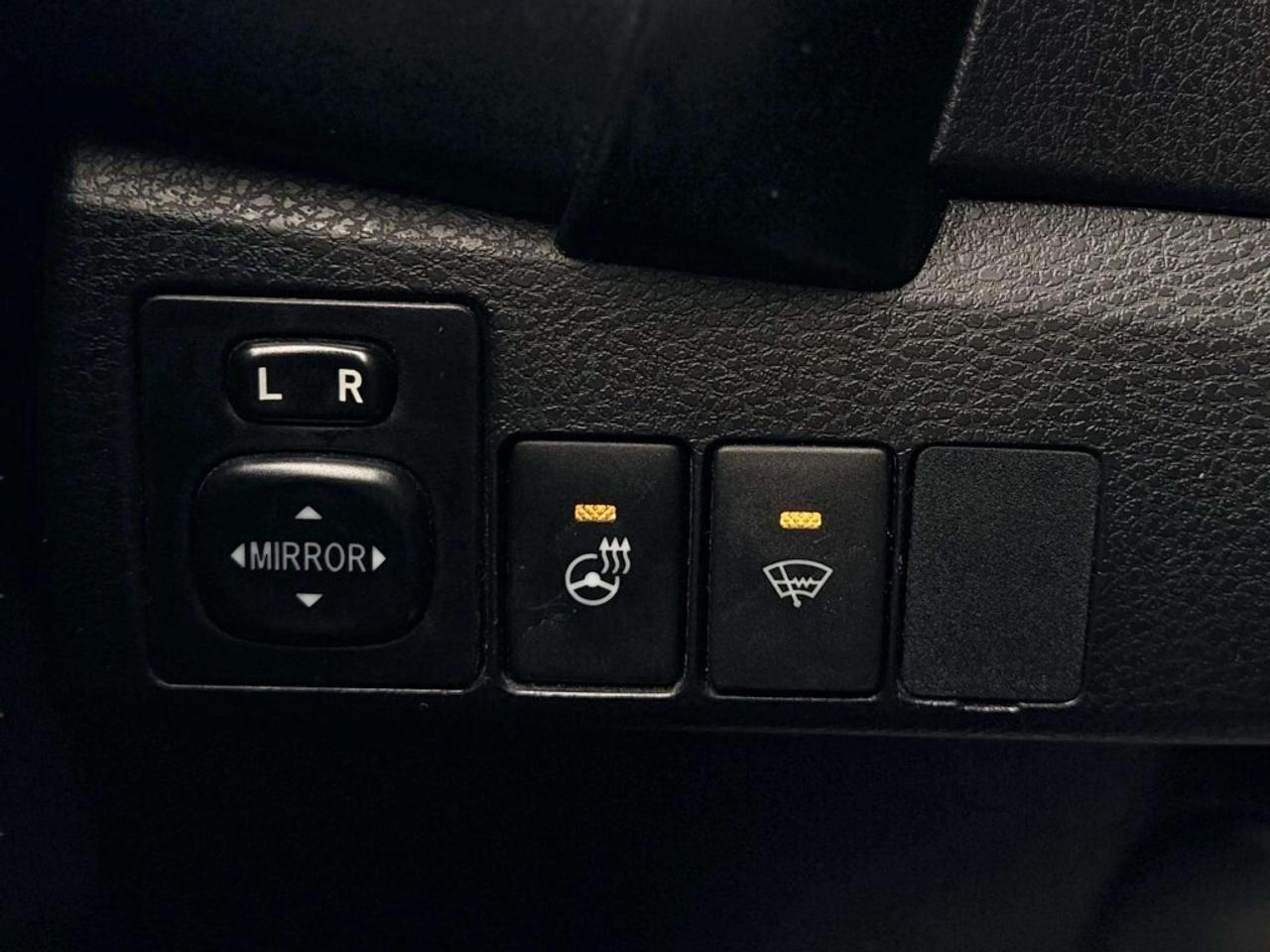 2018 Toyota Corolla SE 4dr Sedan CVT Photo