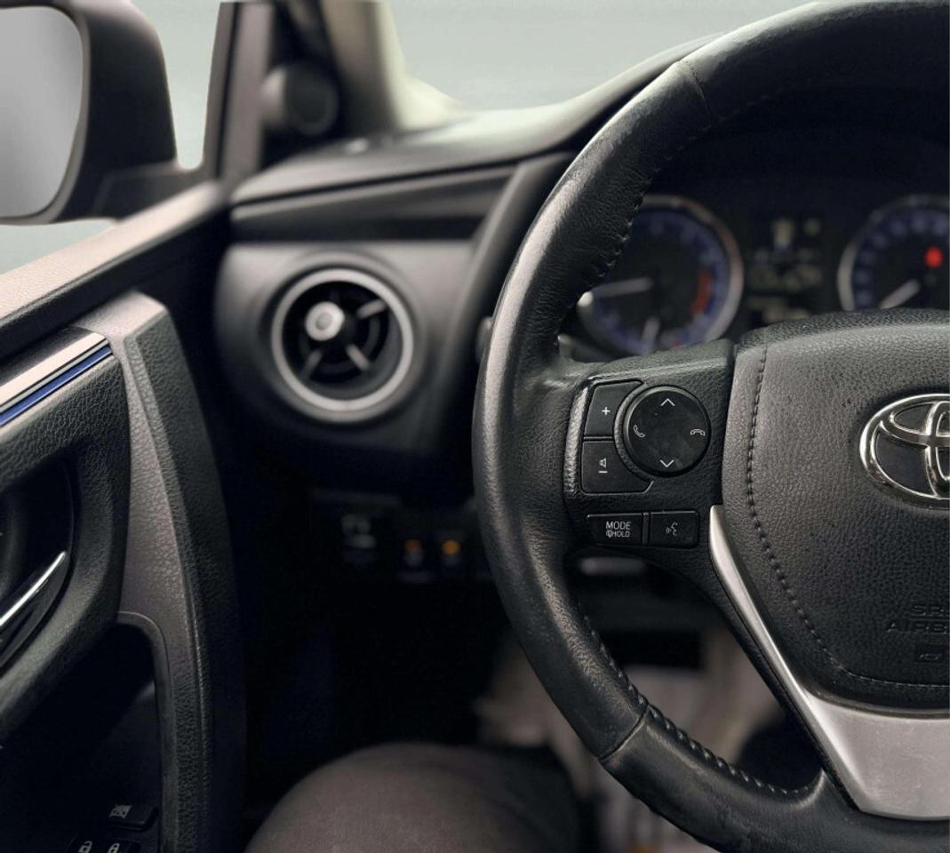 2018 Toyota Corolla SE 4dr Sedan CVT Photo