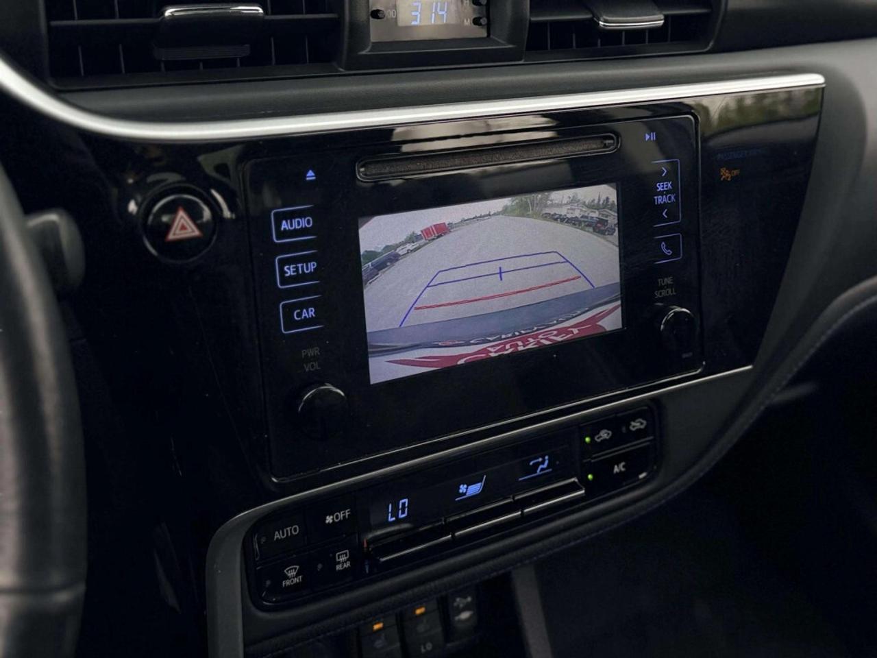 2018 Toyota Corolla SE 4dr Sedan CVT Photo