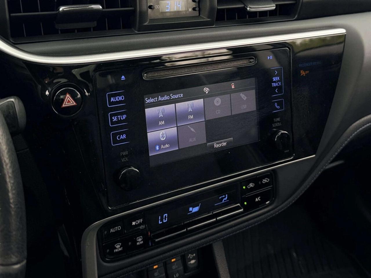2018 Toyota Corolla SE 4dr Sedan CVT Photo