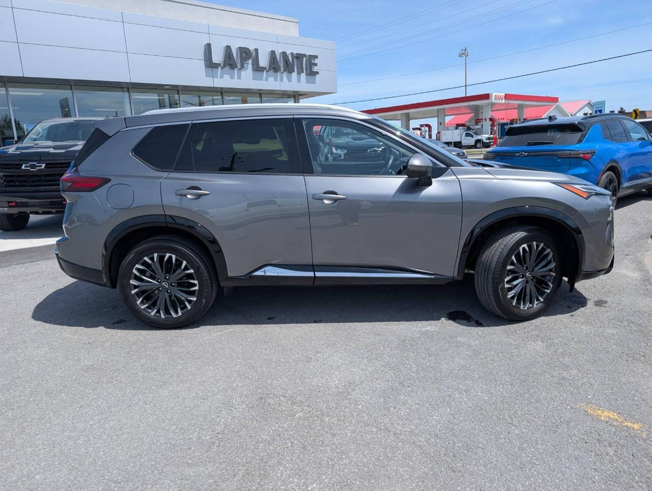 2024 Nissan Rogue AWD Platinum Photo