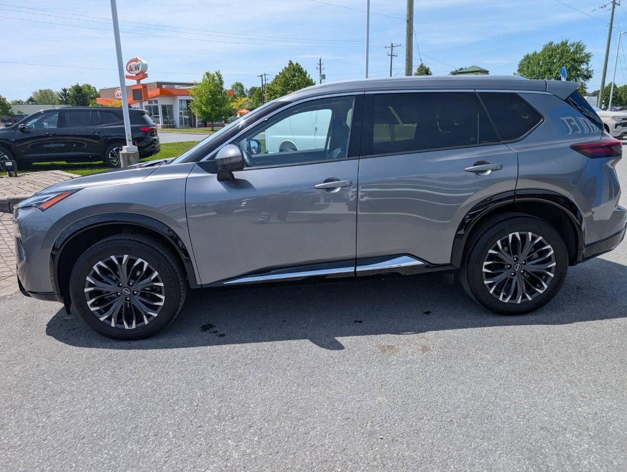 2024 Nissan Rogue AWD Platinum Photo