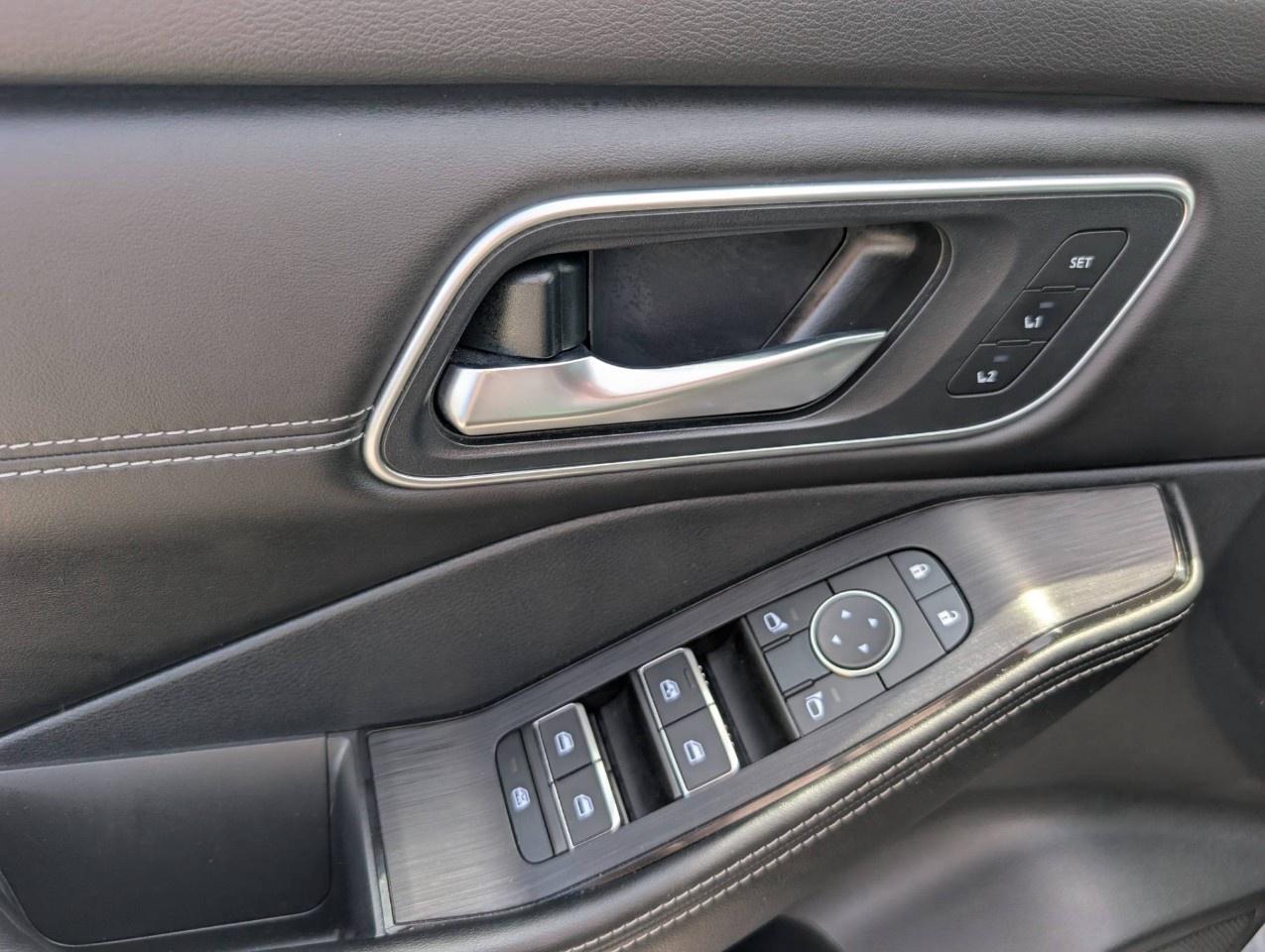 2024 Nissan Rogue AWD Platinum Photo